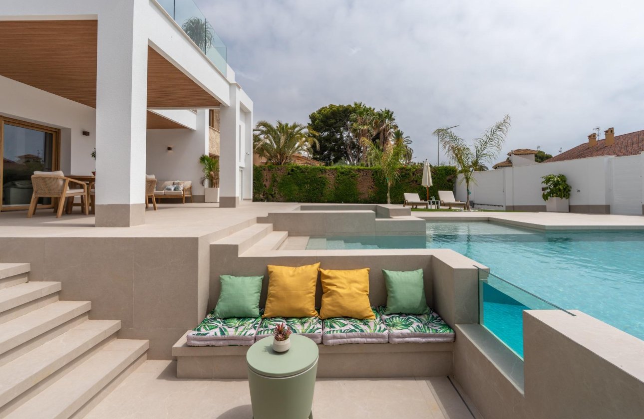 Resale - Villa - Orihuela Costa - Campoamor
