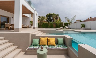 Resale - Villa - Orihuela Costa - Campoamor