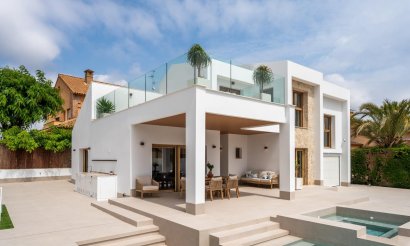 Resale - Villa - Orihuela Costa - Campoamor