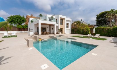 Resale - Villa - Orihuela Costa - Campoamor