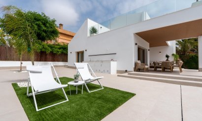 Resale - Villa - Orihuela Costa - Campoamor