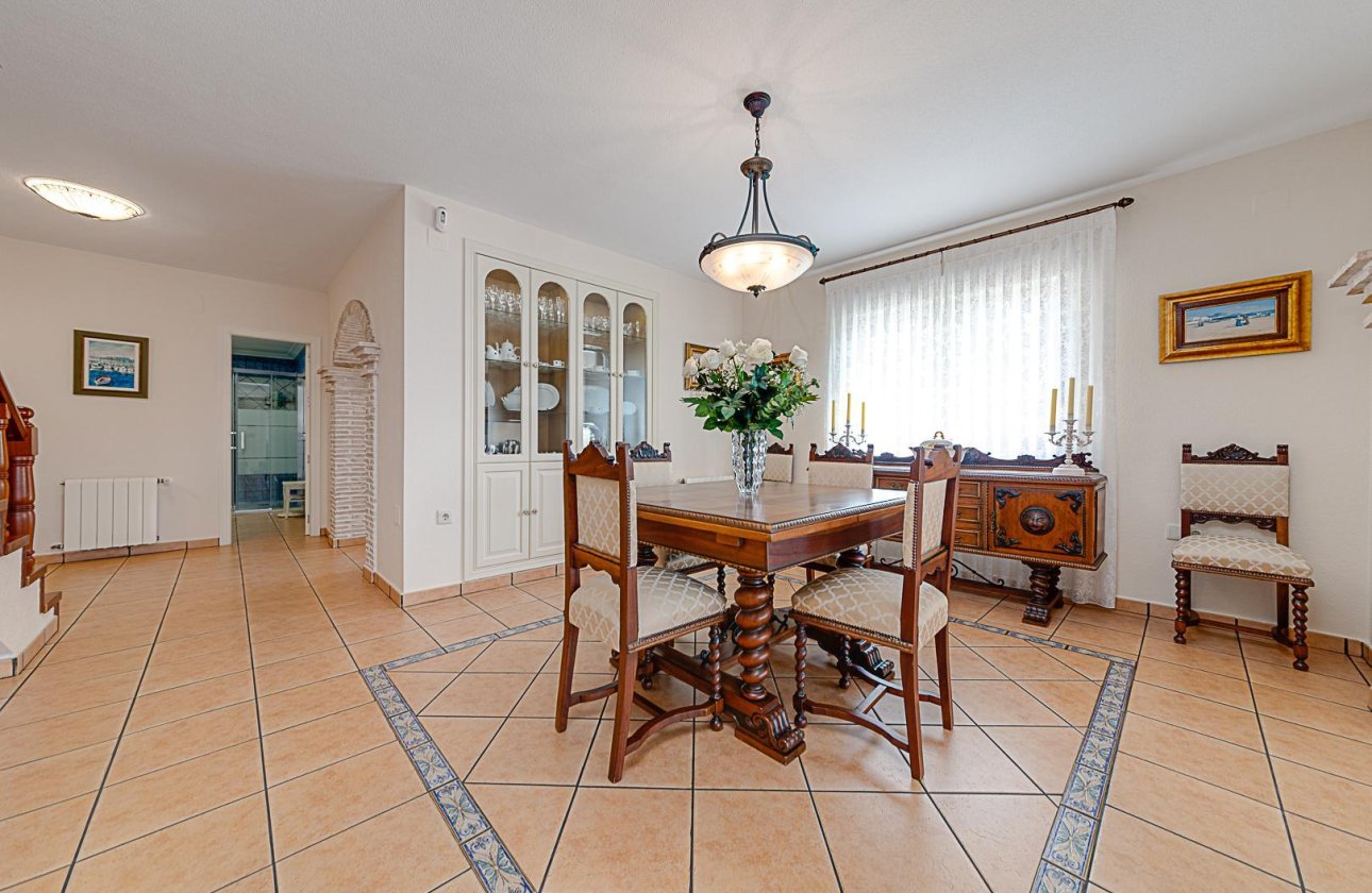 Resale - Villa - Torrevieja - La Veleta