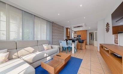 Resale - Villa - Torrevieja - La Veleta