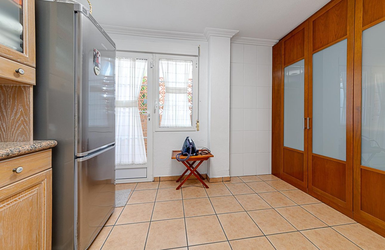 Resale - Villa - Torrevieja - La Veleta
