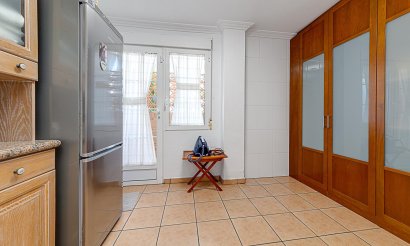 Resale - Villa - Torrevieja - La Veleta