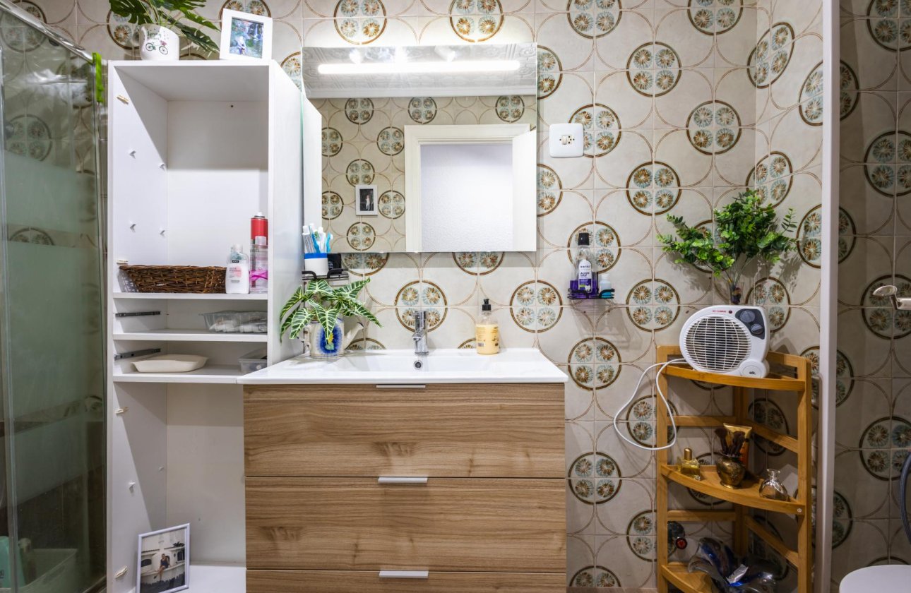 Resale - Apartment / flat - Torrevieja - Playa del Acequión