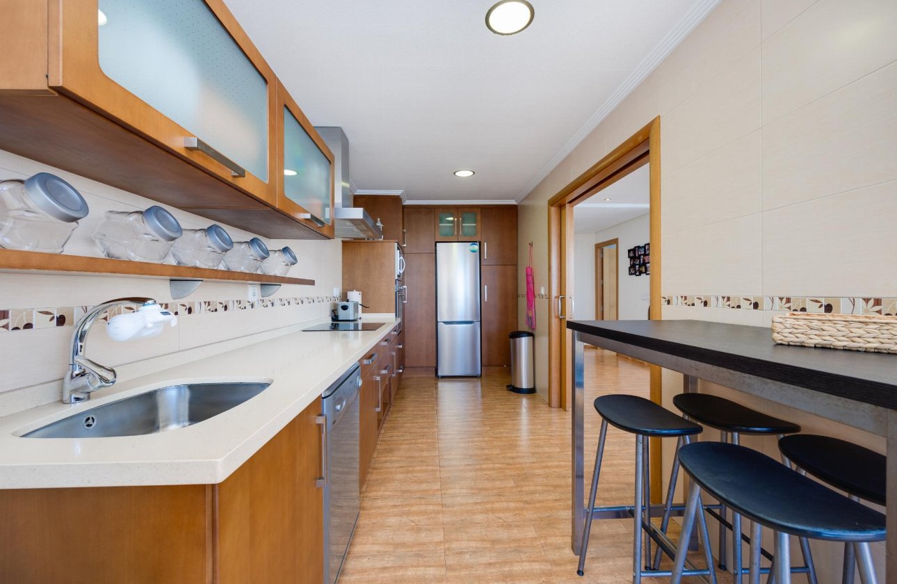 Resale - Apartment / flat - Torrevieja - Playa Acequion
