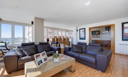 Resale - Apartment / flat - Torrevieja - Playa Acequion