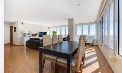 Resale - Apartment / flat - Torrevieja - Playa Acequion