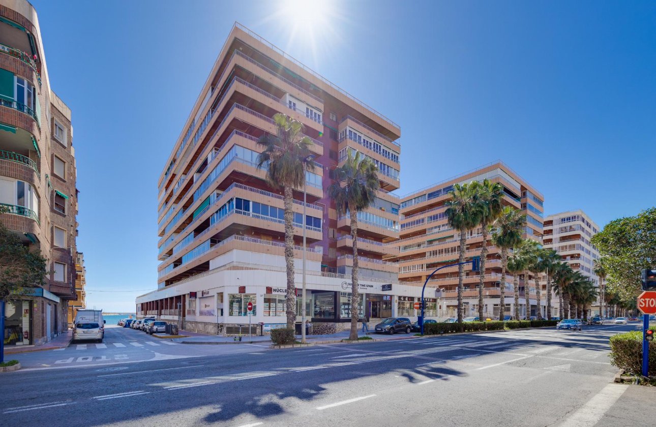 Resale - Apartment / flat - Torrevieja - Playa Acequion