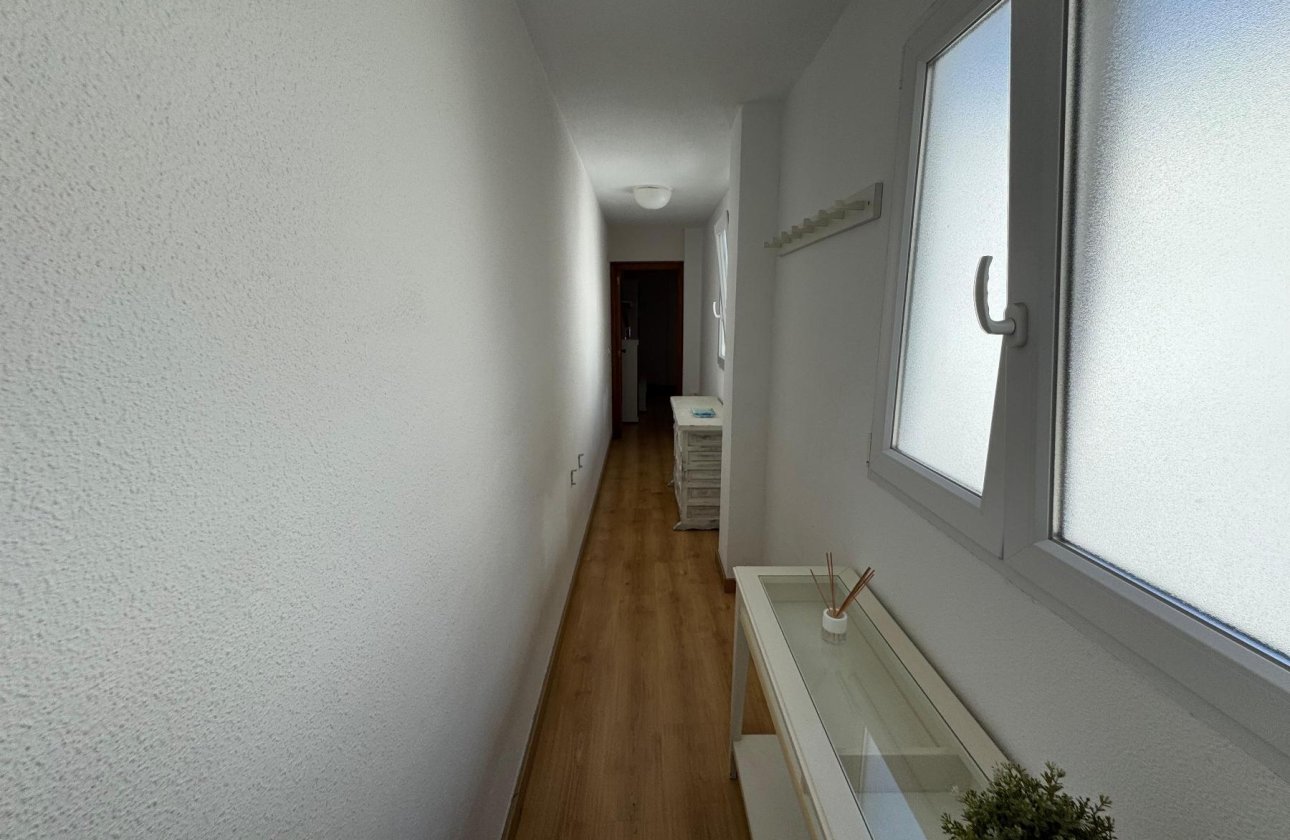 Resale - Apartment / flat - Torrevieja - Playa Acequion