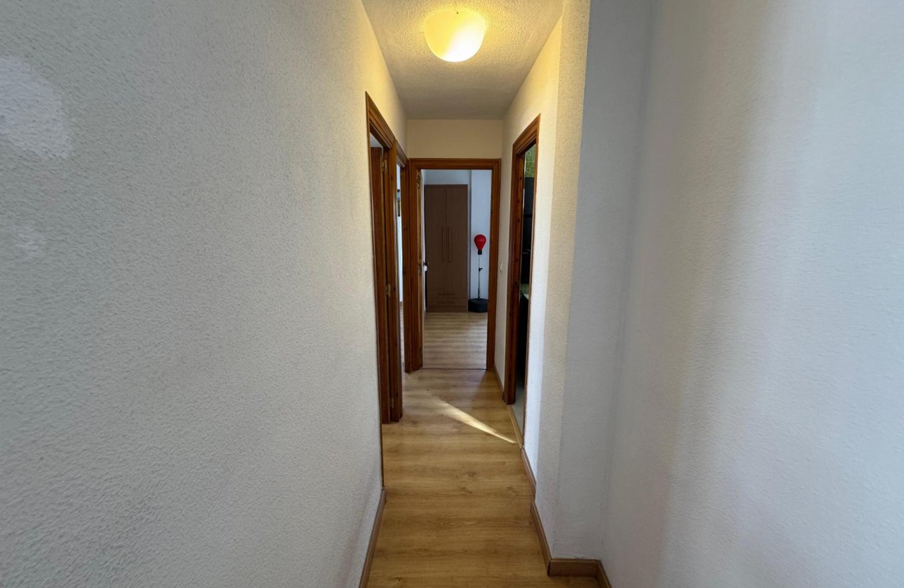 Resale - Apartment / flat - Torrevieja - Playa Acequion