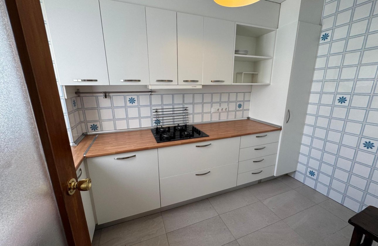 Resale - Apartment / flat - Torrevieja - Playa Acequion