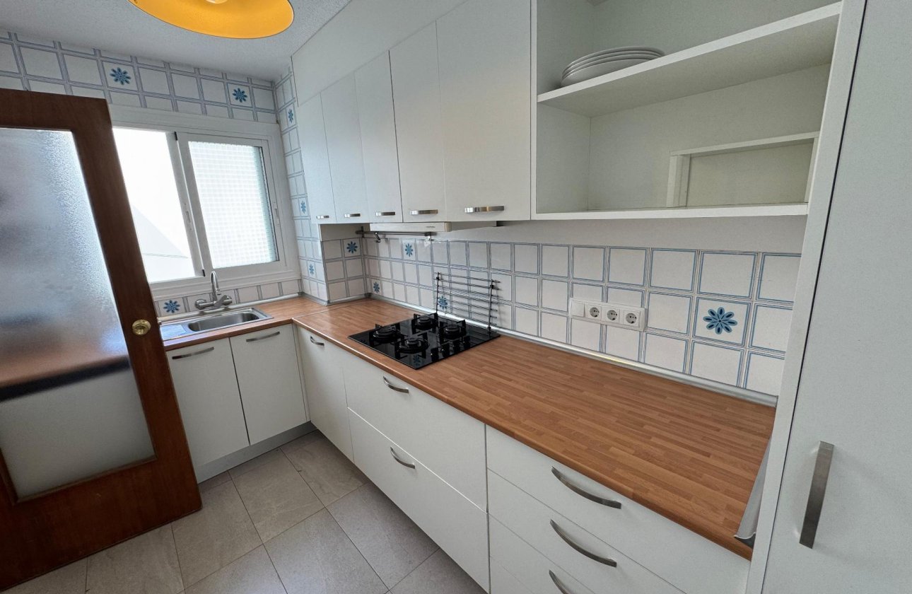 Resale - Apartment / flat - Torrevieja - Playa Acequion