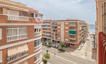 Resale - Apartment / flat - Torrevieja - Playa Acequion