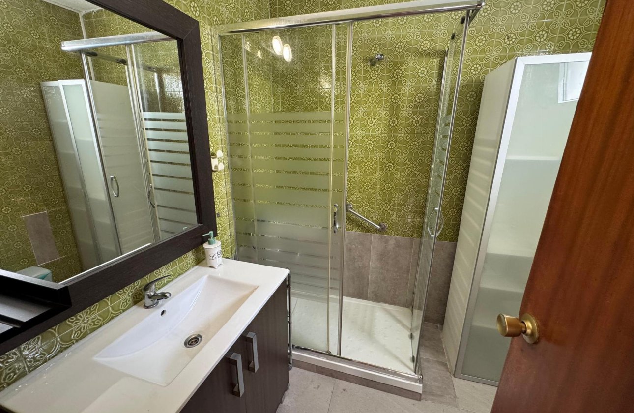 Resale - Apartment / flat - Torrevieja - Playa Acequion