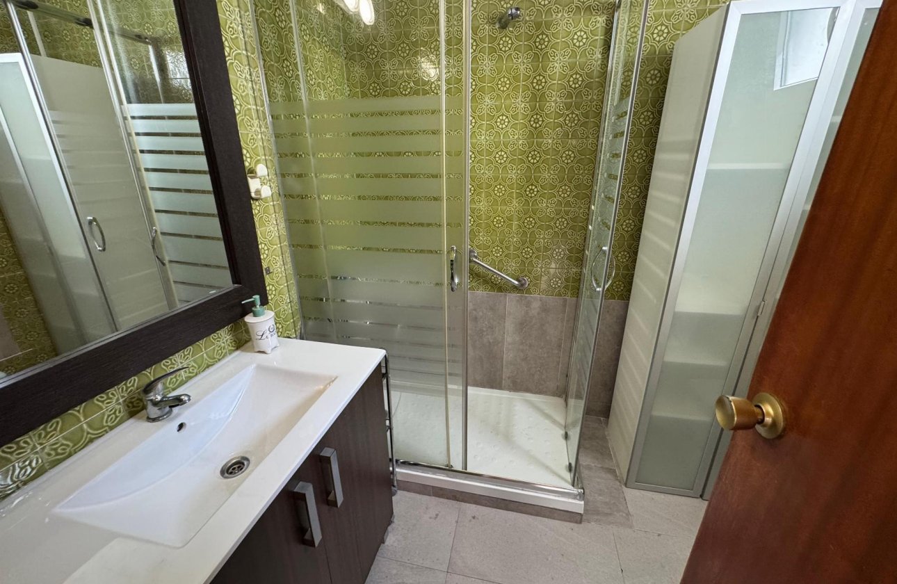 Resale - Apartment / flat - Torrevieja - Playa Acequion