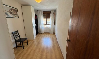 Resale - Apartment / flat - Torrevieja - Playa Acequion