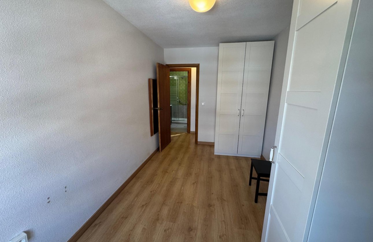 Resale - Apartment / flat - Torrevieja - Playa Acequion
