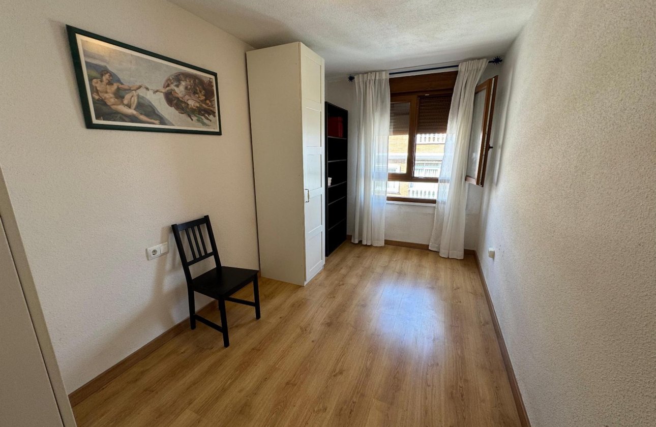 Resale - Apartment / flat - Torrevieja - Playa Acequion