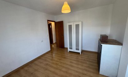 Resale - Apartment / flat - Torrevieja - Playa Acequion