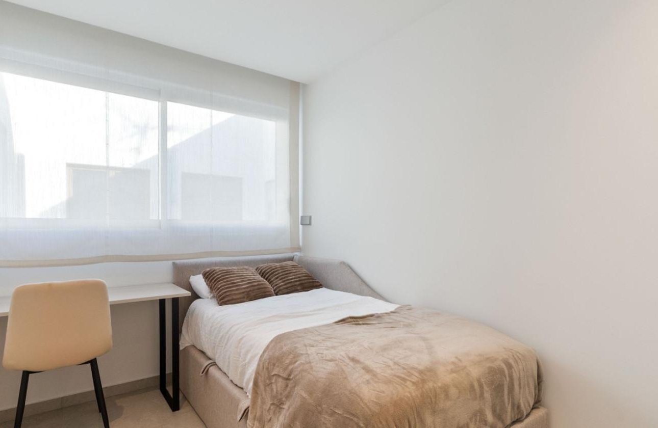Resale - Apartment / flat - Torrevieja - Playa de La Acequion
