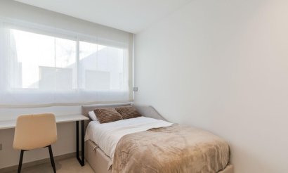 Resale - Apartment / flat - Torrevieja - Playa de La Acequion
