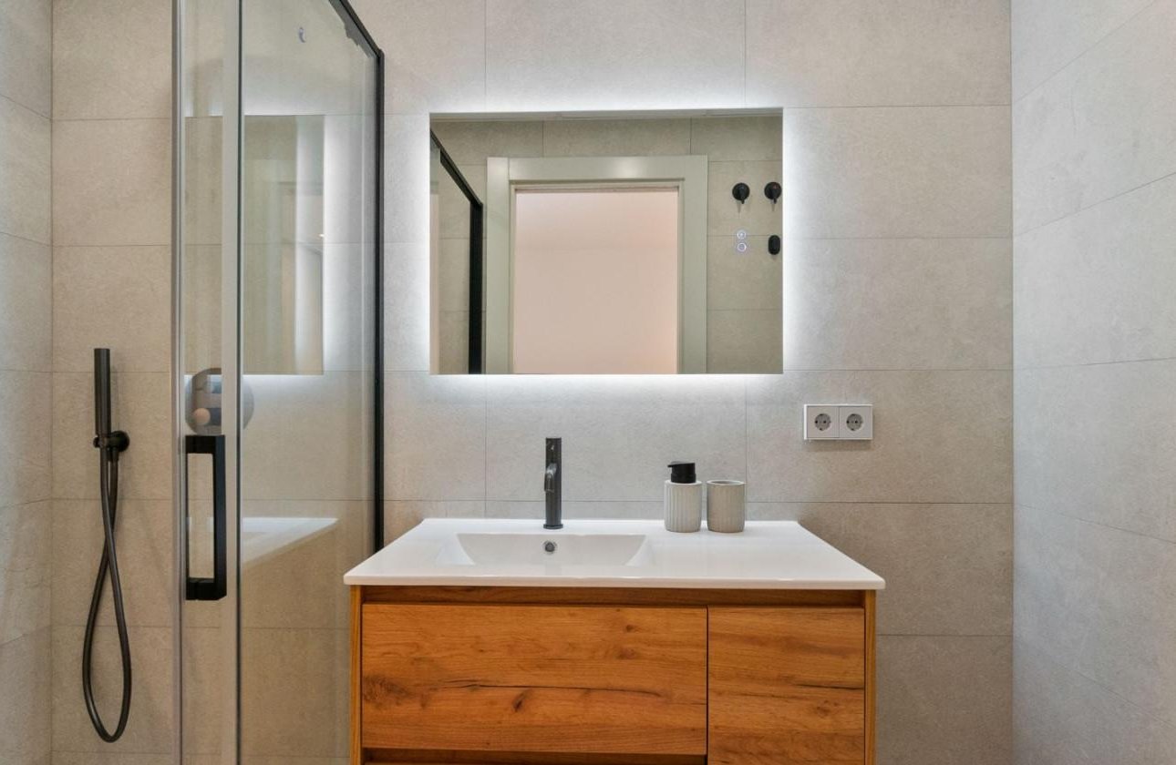 Resale - Apartment / flat - Torrevieja - Playa de La Acequion