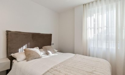Resale - Apartment / flat - Torrevieja - Playa de La Acequion