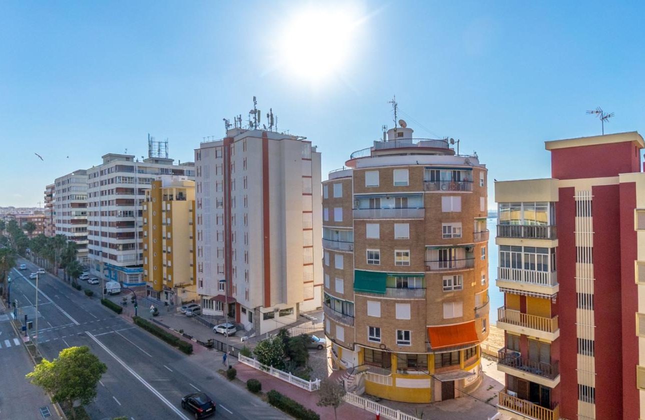 Resale - Apartment / flat - Torrevieja - Playa de La Acequion