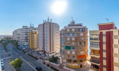 Resale - Apartment / flat - Torrevieja - Playa de La Acequion