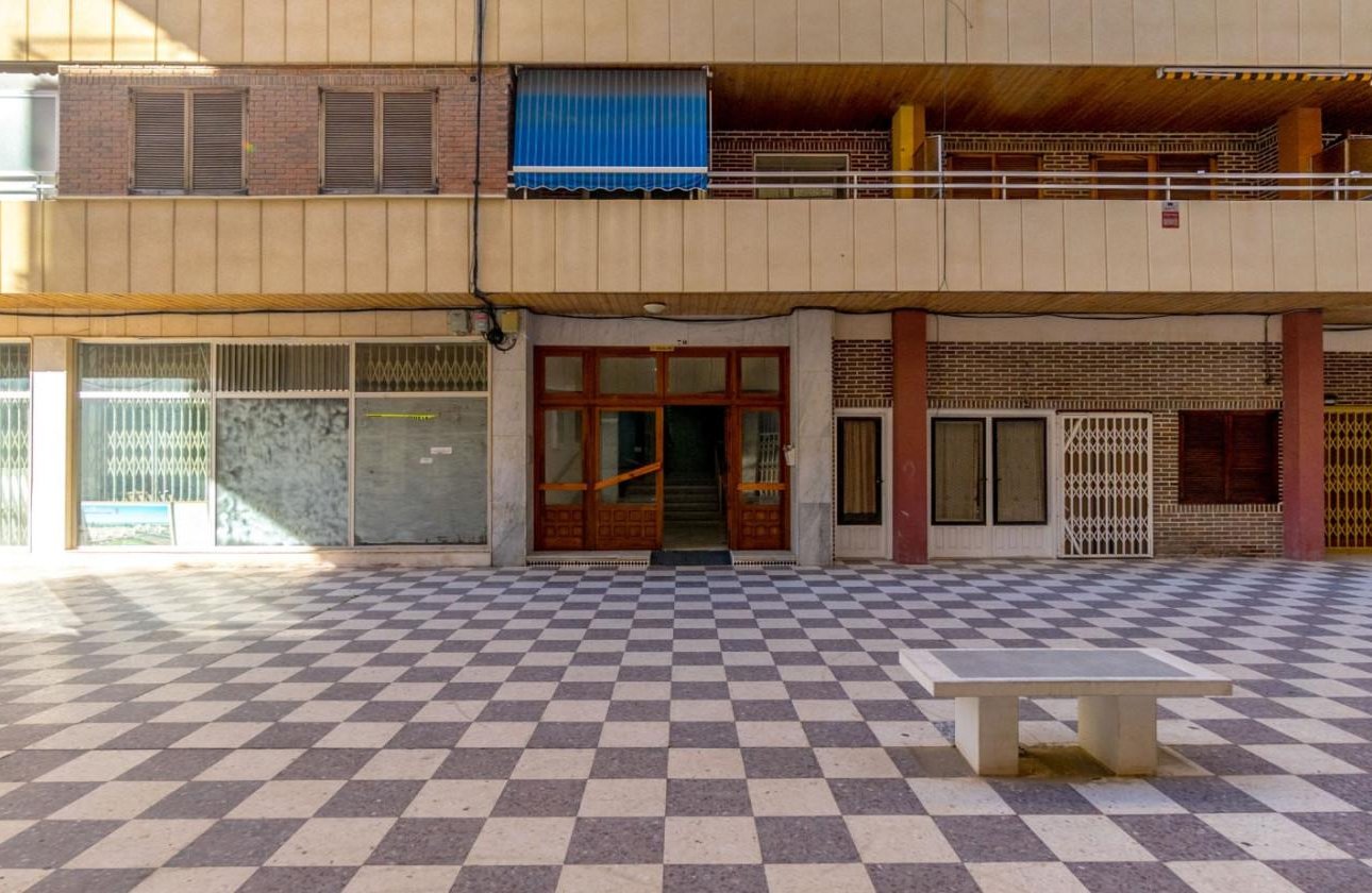 Resale - Apartment / flat - Torrevieja - Playa de La Acequion