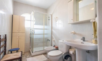 Resale - Villa / Semi detached - Torrevieja - torreta III