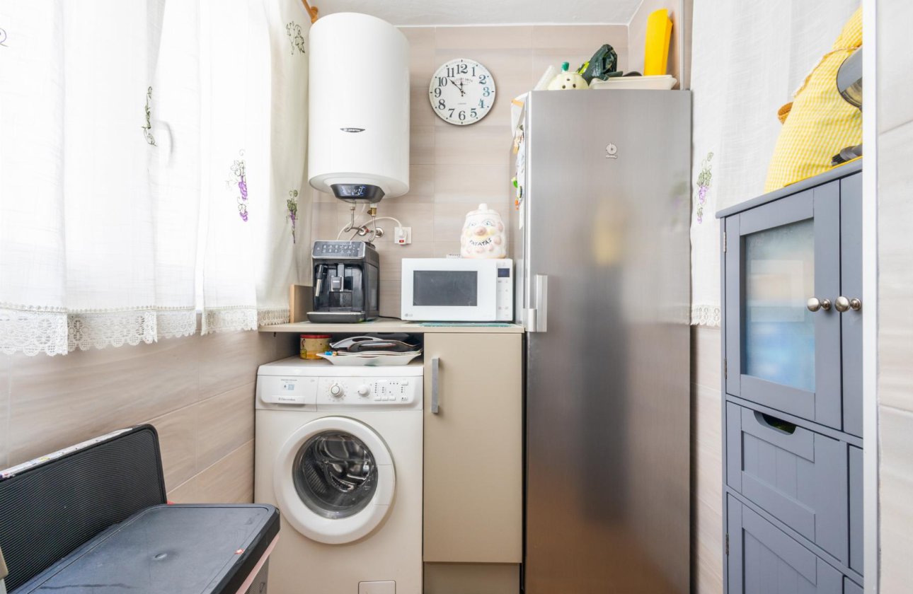 Resale - Apartment / flat - Torrevieja - Playa del Acequión