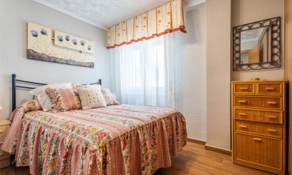 Resale - Apartment / flat - Torrevieja - Playa del Acequión