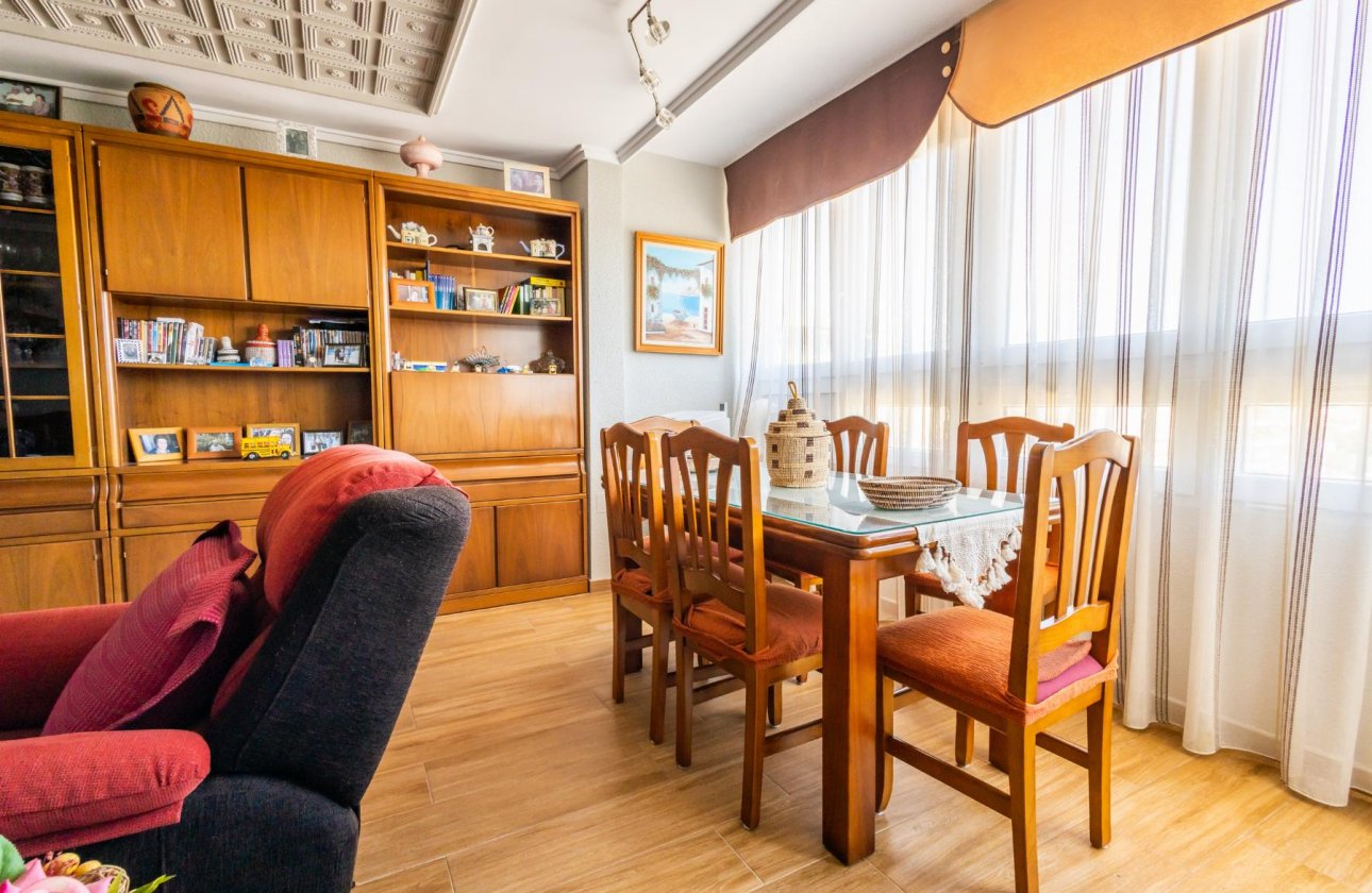Resale - Apartment / flat - Torrevieja - Playa del Acequión
