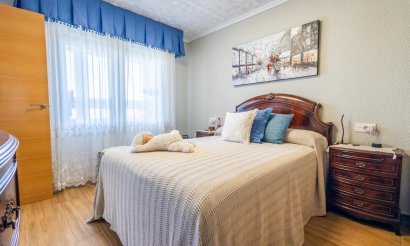 Resale - Apartment / flat - Torrevieja - Playa del Acequión