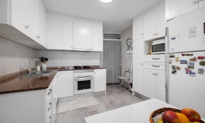 Resale - Apartment / flat - Torrevieja - Piscinas naturales