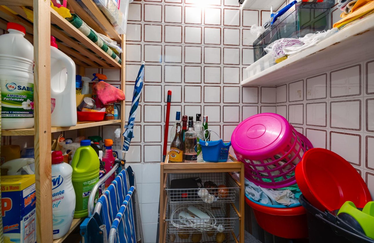 Resale - Apartment / flat - Torrevieja - Piscinas naturales