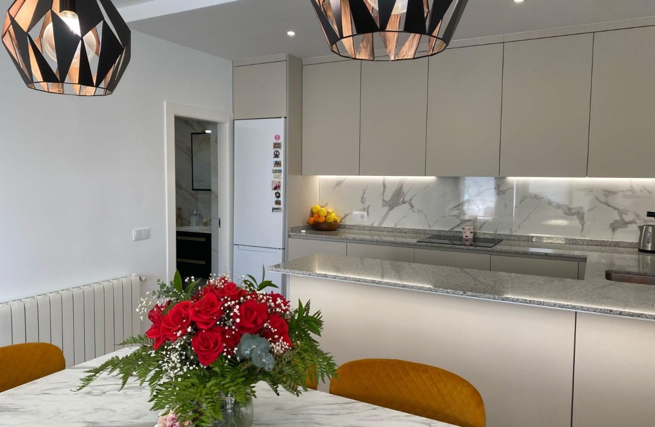 Resale - Villa - Orihuela Costa - Villamartín