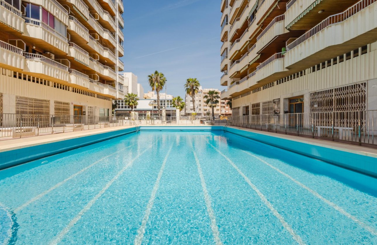 Resale - Apartment / flat - Torrevieja - Playa de La Acequion