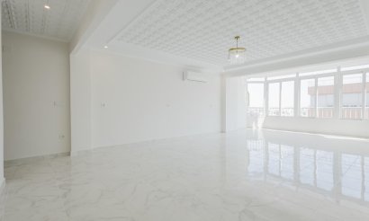 Resale - Apartment / flat - Torrevieja - Playa de La Acequion