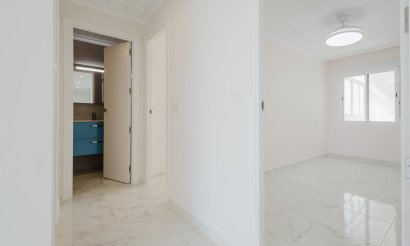 Resale - Apartment / flat - Torrevieja - Playa de La Acequion