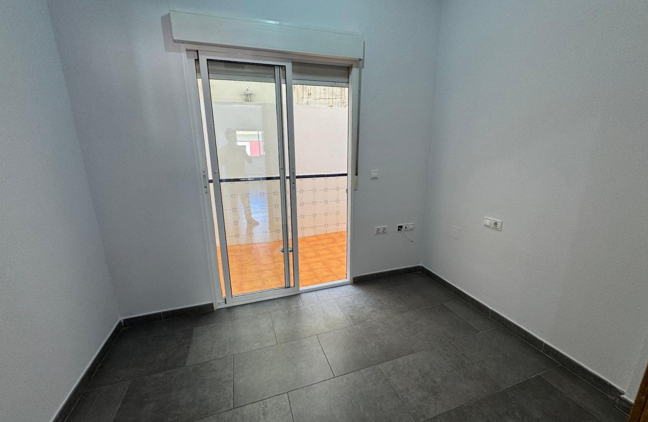 Resale - Apartment / flat - Almoradí