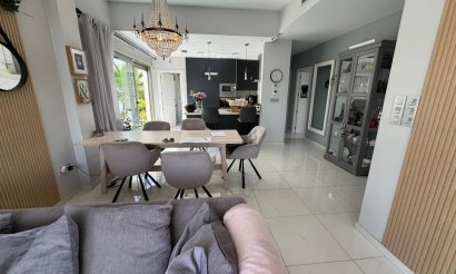 Resale - Villa - Orihuela Costa - Villamartín
