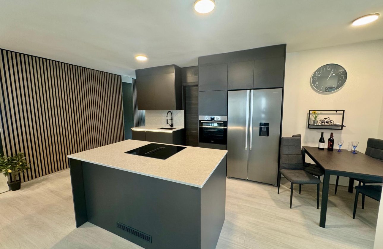 Resale - Apartment / flat - Torrevieja - CLUB NAUTICO TORREVIEJA