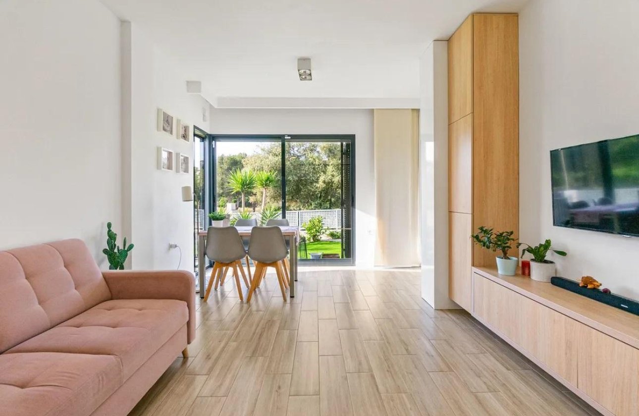 Resale - Villa - Orihuela Costa - La Zenia