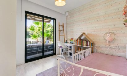 Resale - Villa - Orihuela Costa - La Zenia