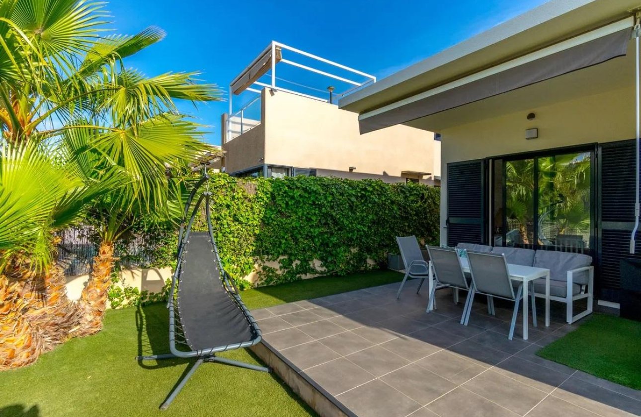 Resale - Villa - Orihuela Costa - La Zenia