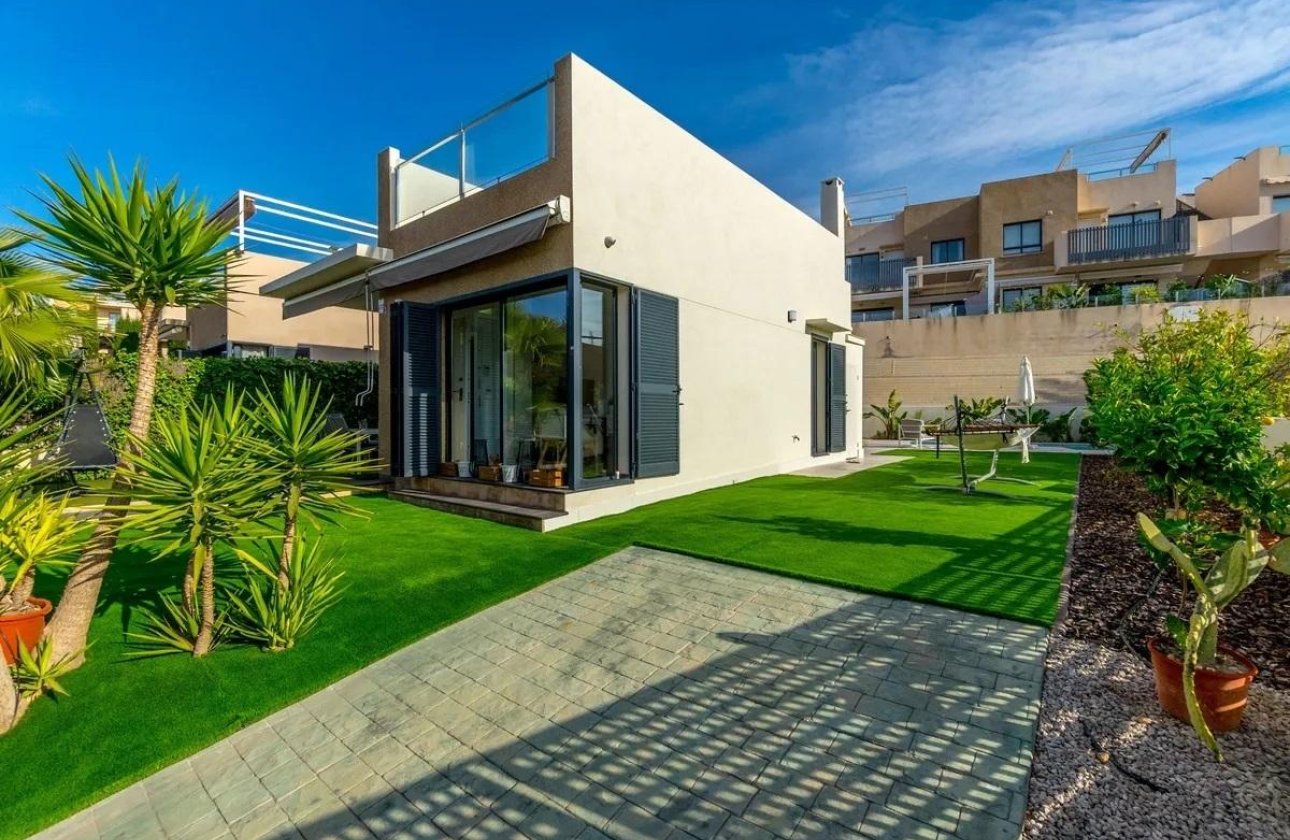 Resale - Villa - Orihuela Costa - La Zenia